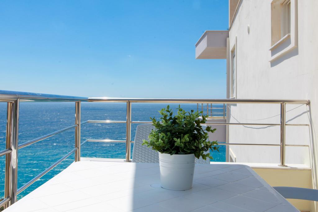 Apartment Blue Sea *